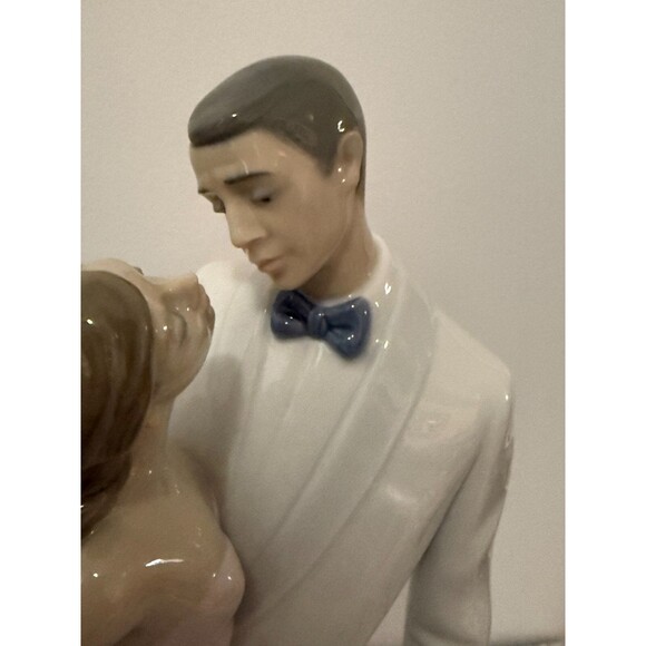 Lladro #06475 Happy Anniversary Couple Dancing - Picture 6 of 15